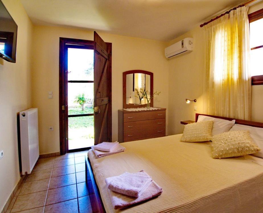 Villa Maragoudi Arménoi Extérieur photo