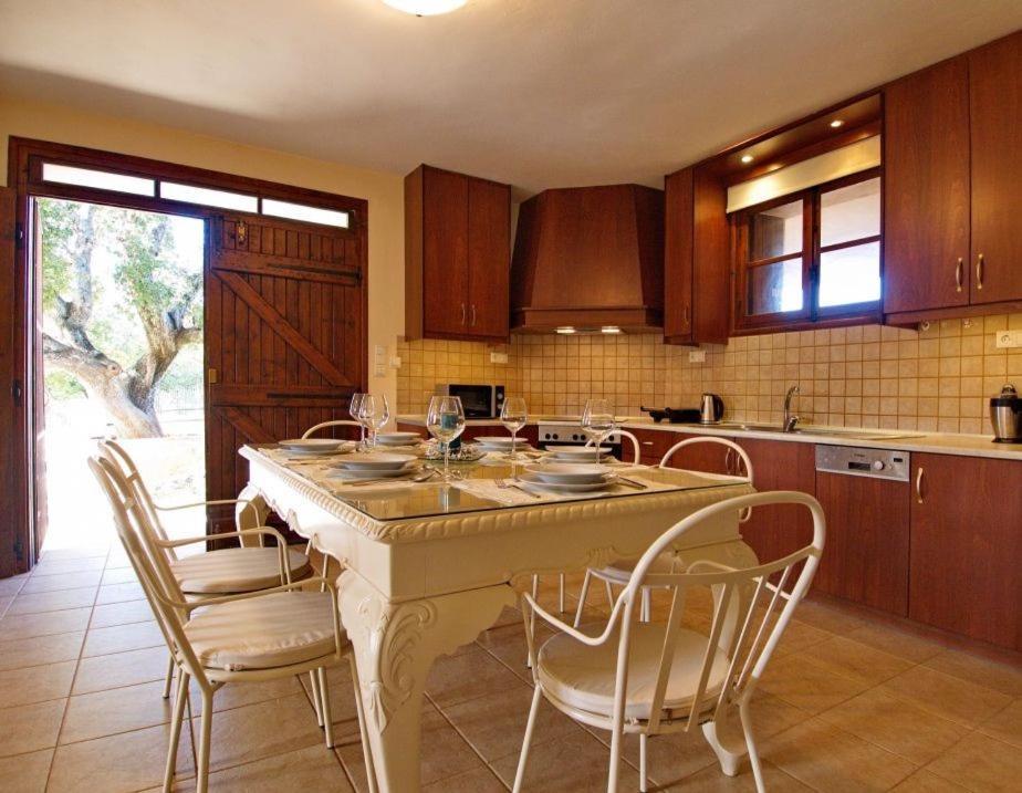 Villa Maragoudi Arménoi Extérieur photo